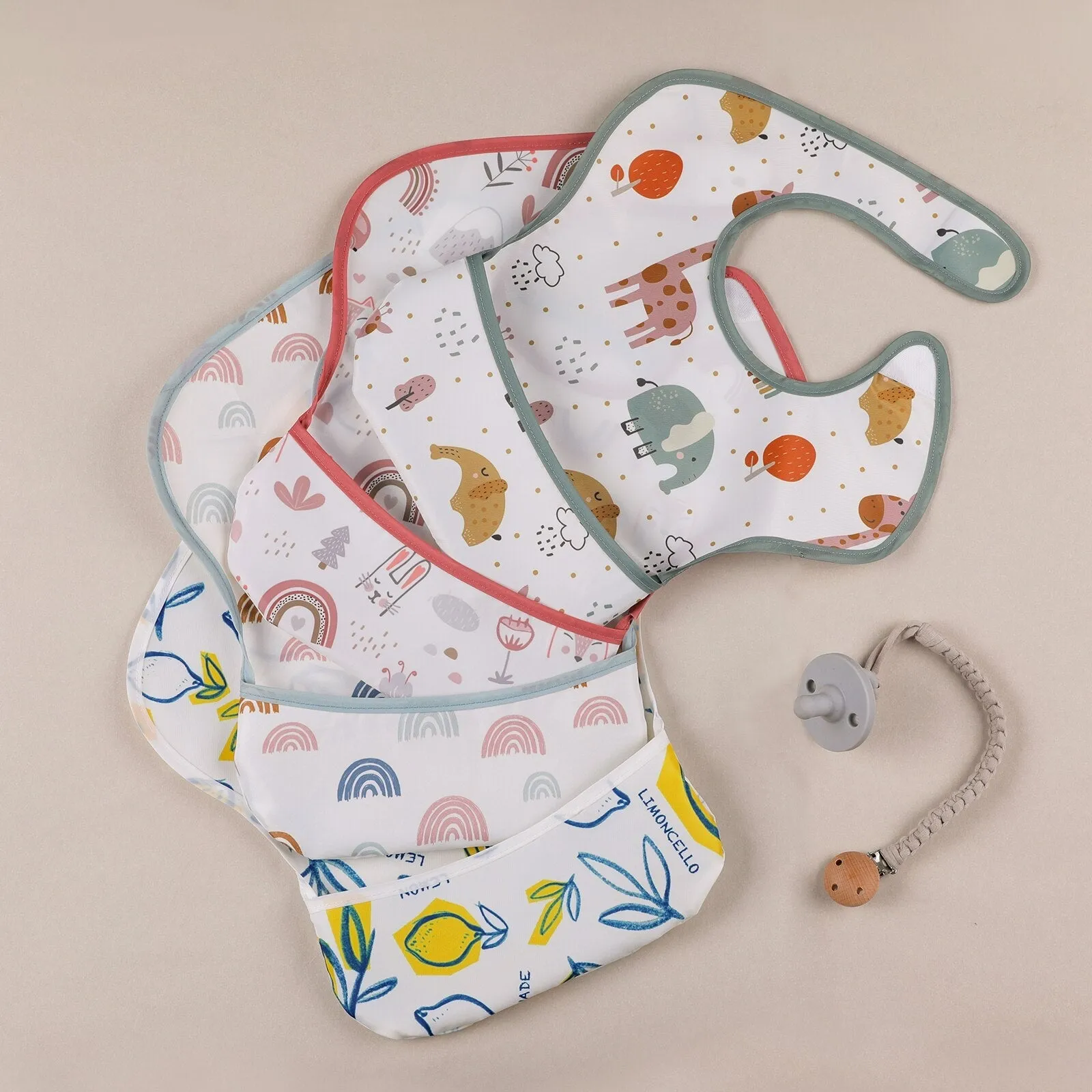2Pcs Waterproof Cartoon Bibs/Feeding Bibs for Baby