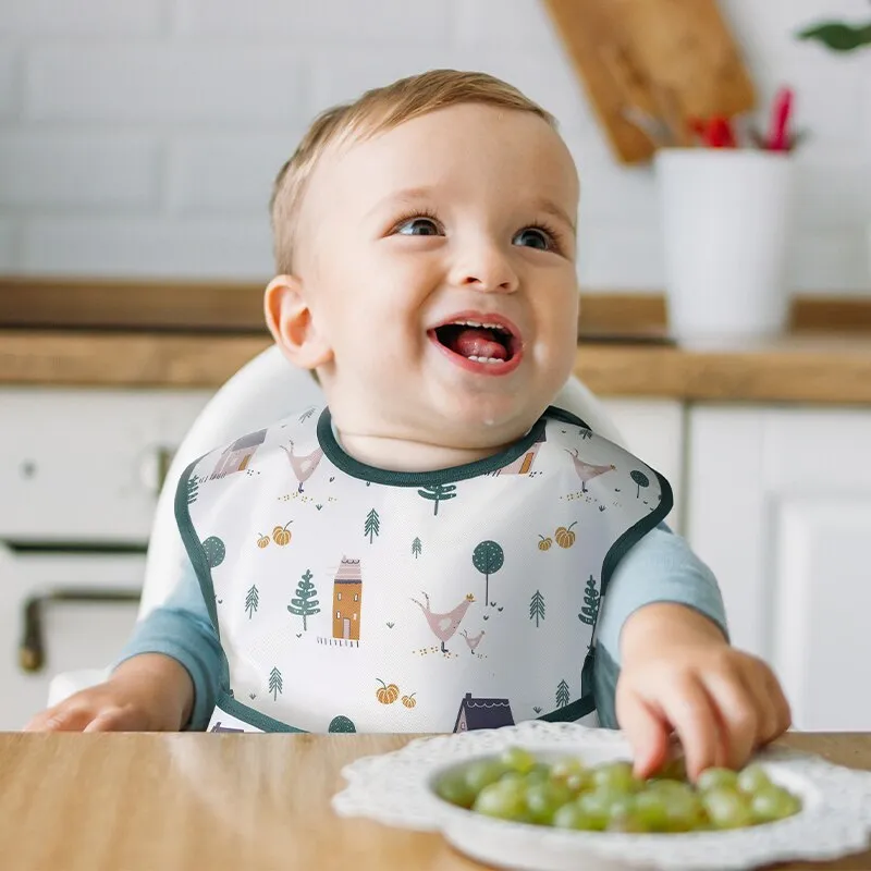 2Pcs Waterproof Cartoon Bibs/Feeding Bibs for Baby