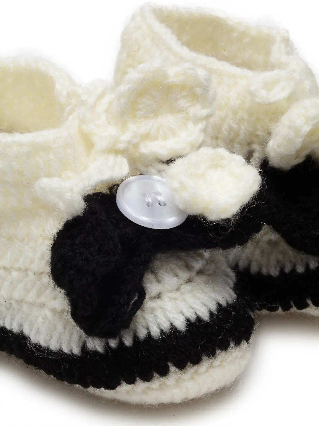 Chutput Kids Woollen Hand Knitted Self Desgin Booties - Cream