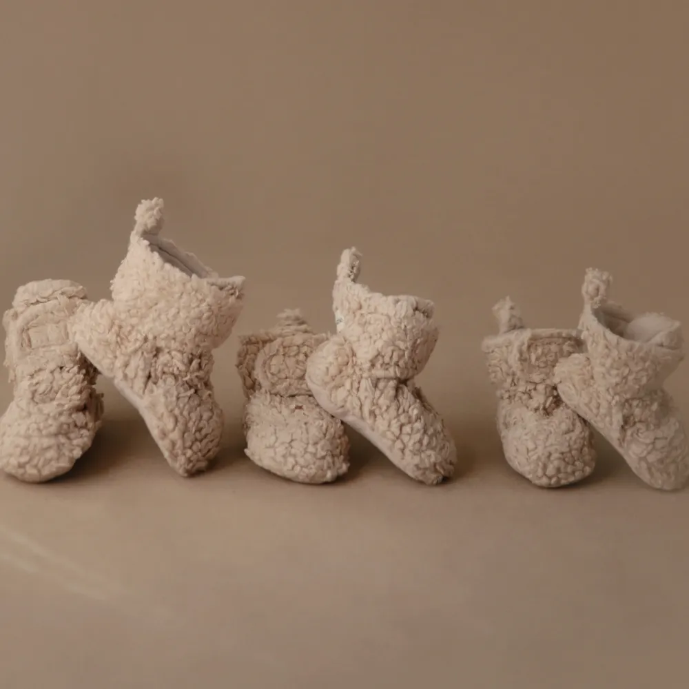 Cozy Baby Booties (6/9M)