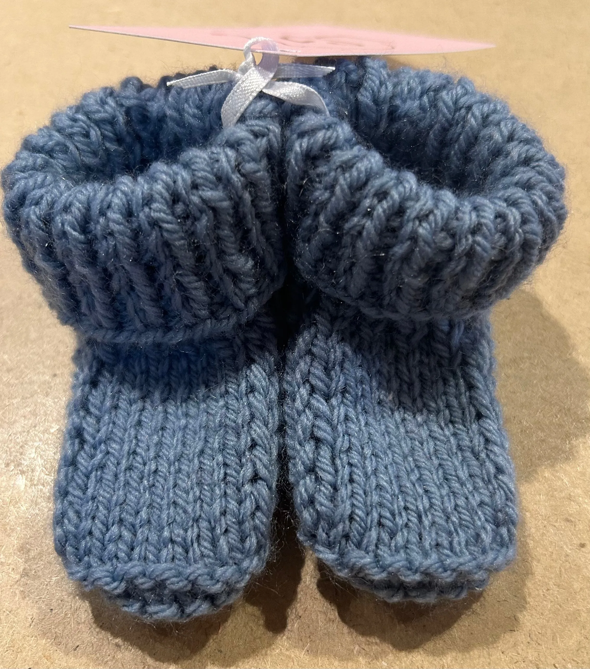 LG1-15 Hand knitted Baby Booties