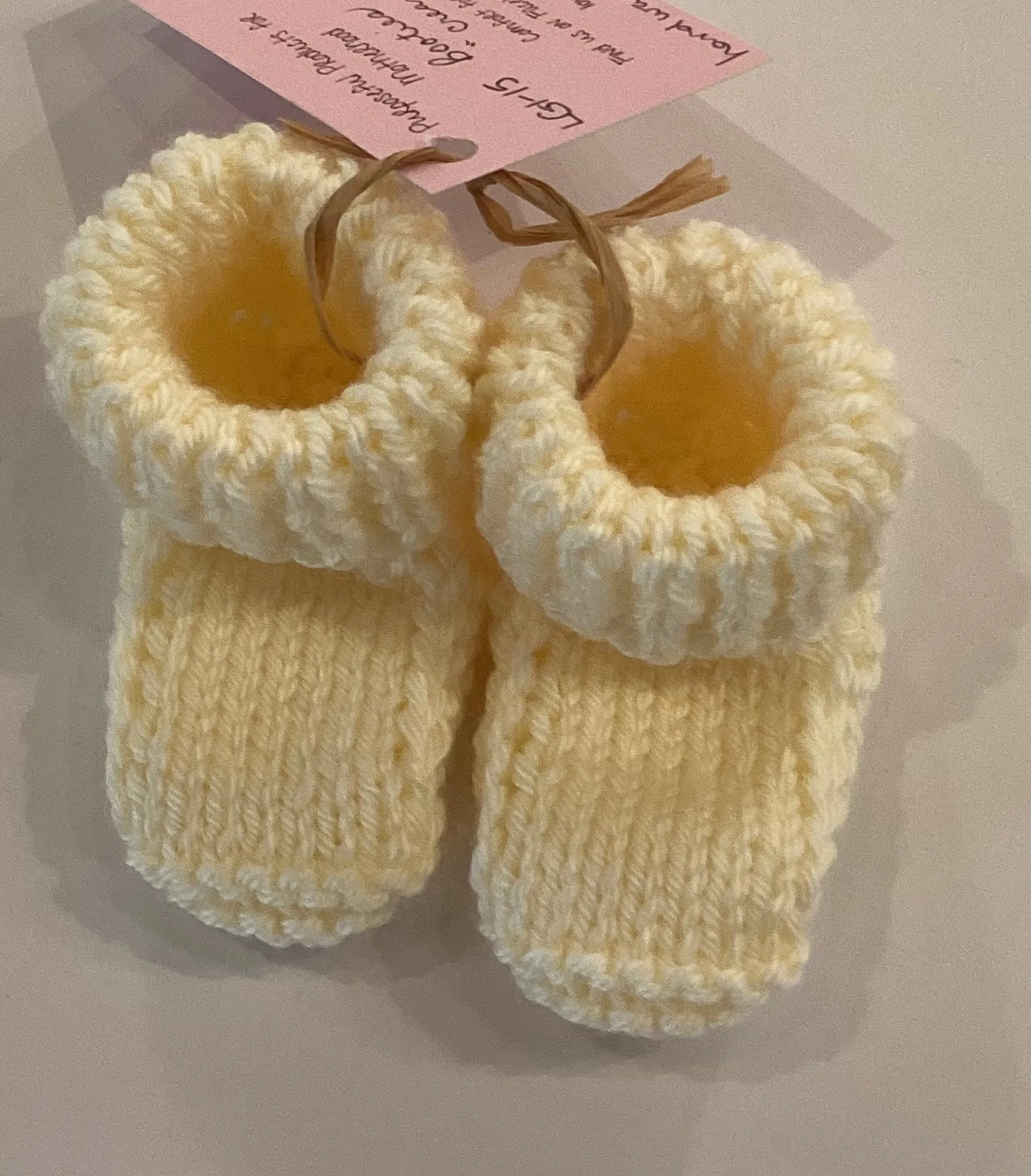 LG1-15 Hand knitted Baby Booties
