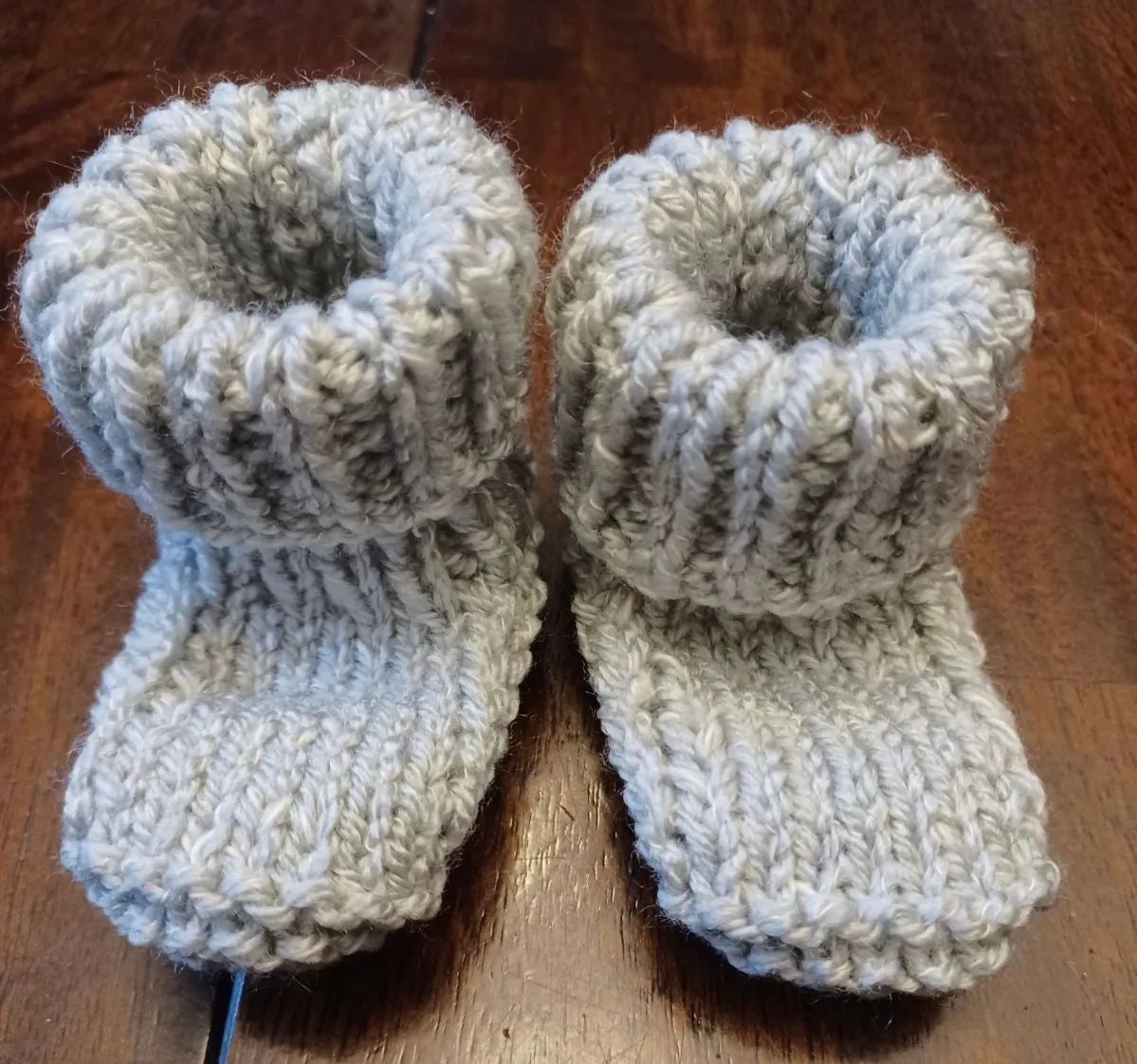 LG1-15 Hand knitted Baby Booties