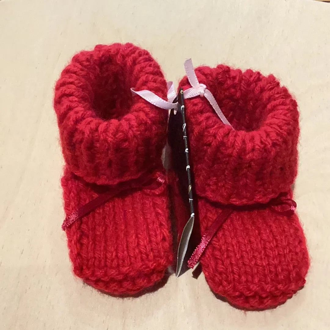 LG1-15 Hand knitted Baby Booties