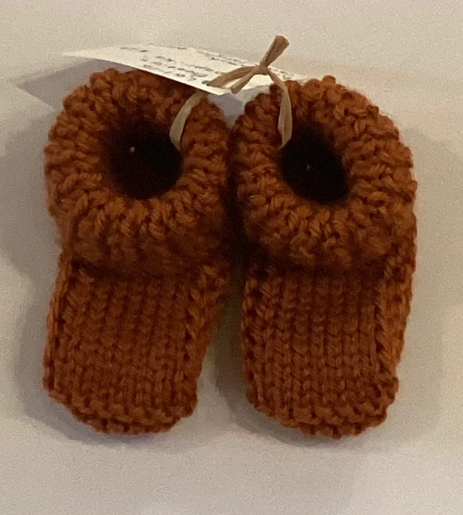 LG1-15 Hand knitted Baby Booties
