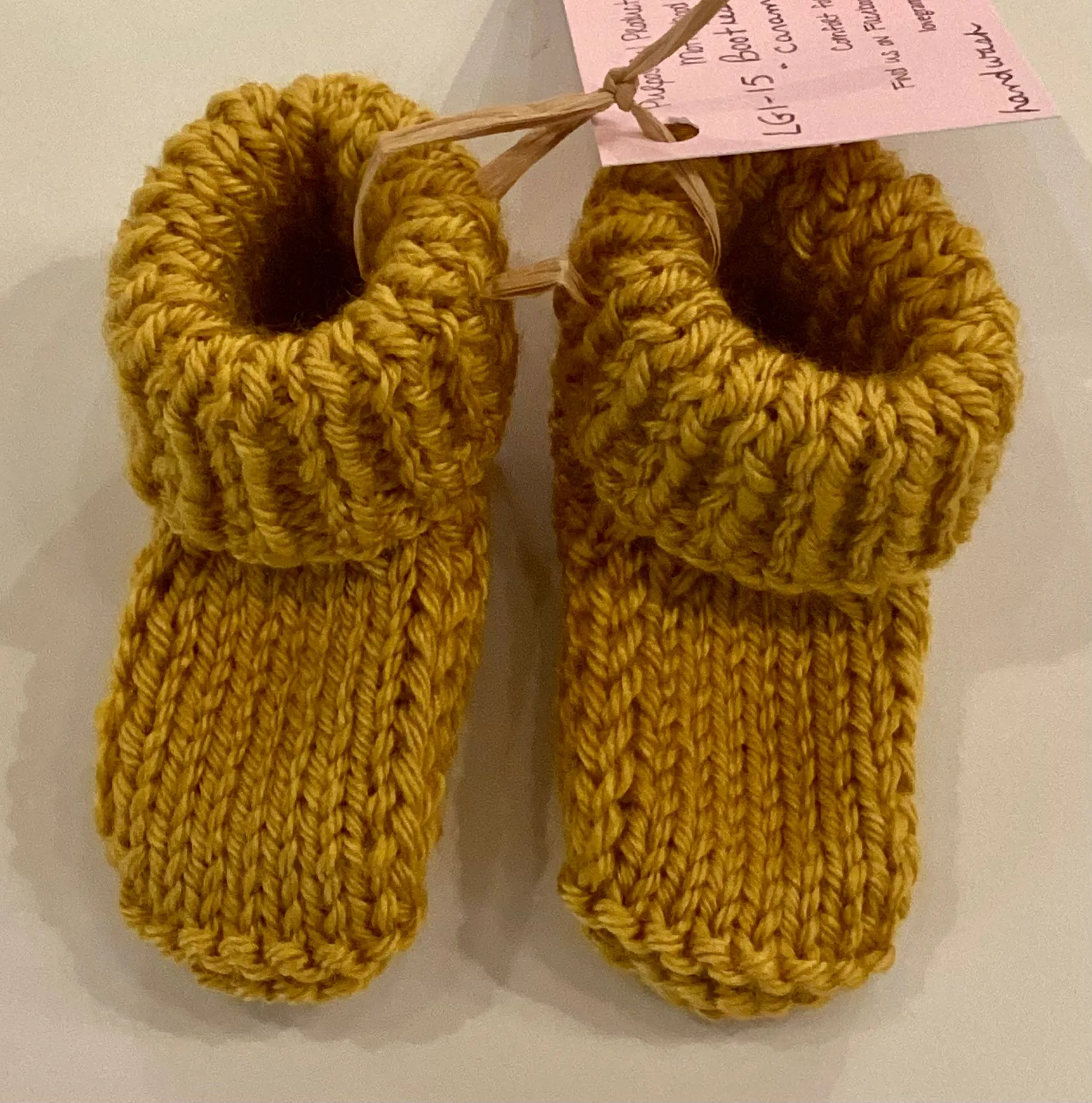 LG1-15 Hand knitted Baby Booties