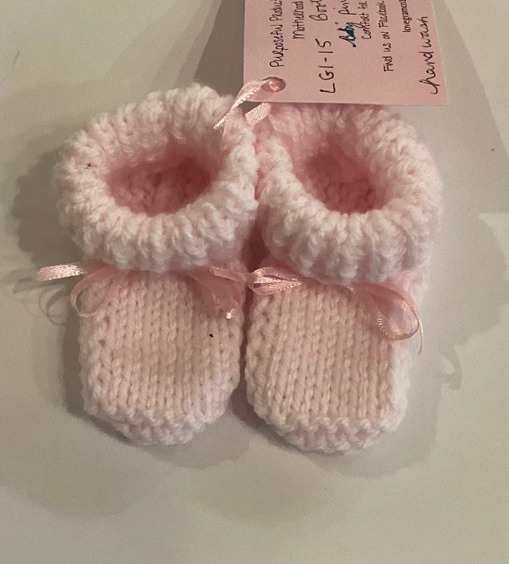 LG1-15 Hand knitted Baby Booties
