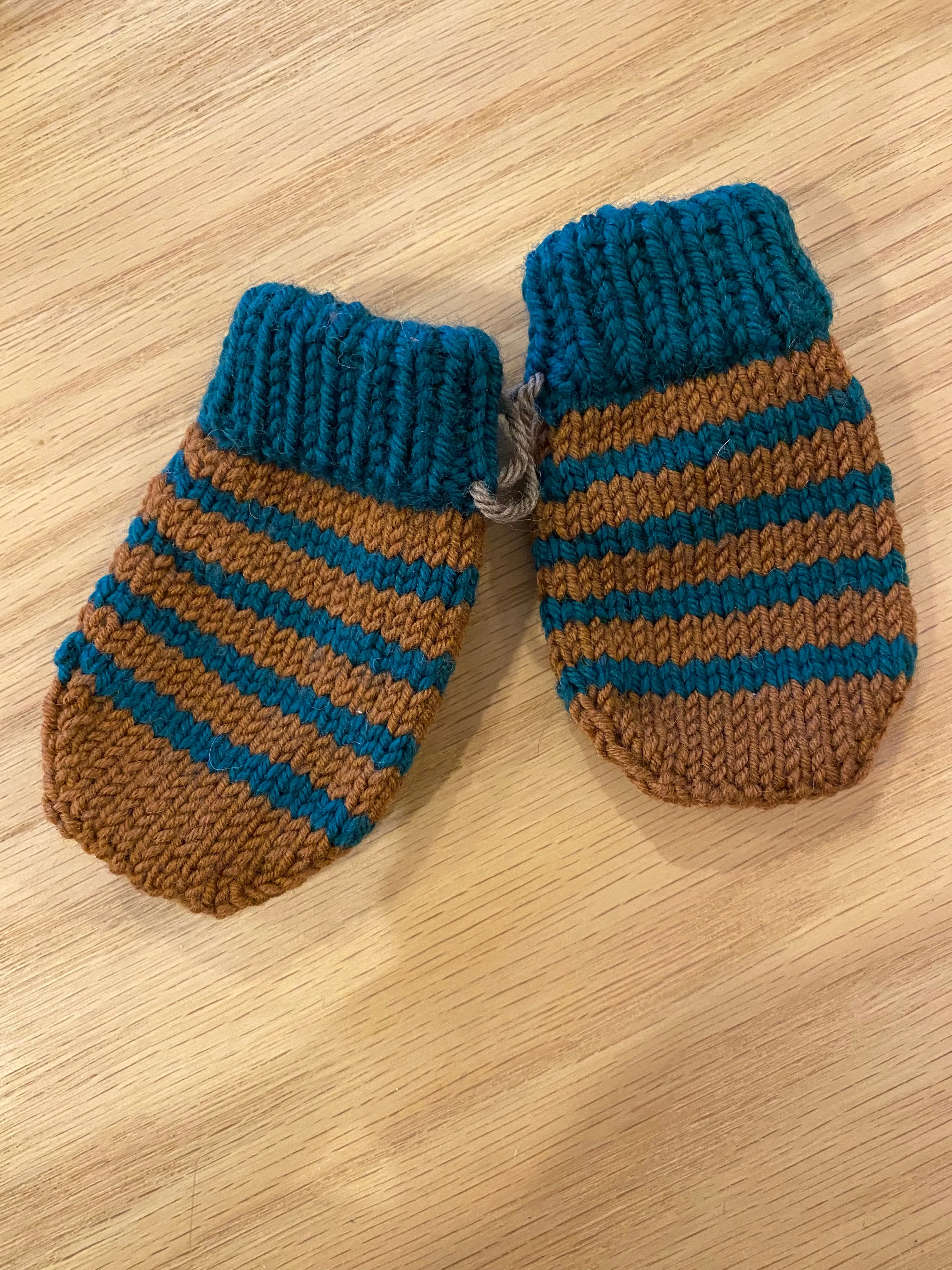 LM Knitted Baby Mittens