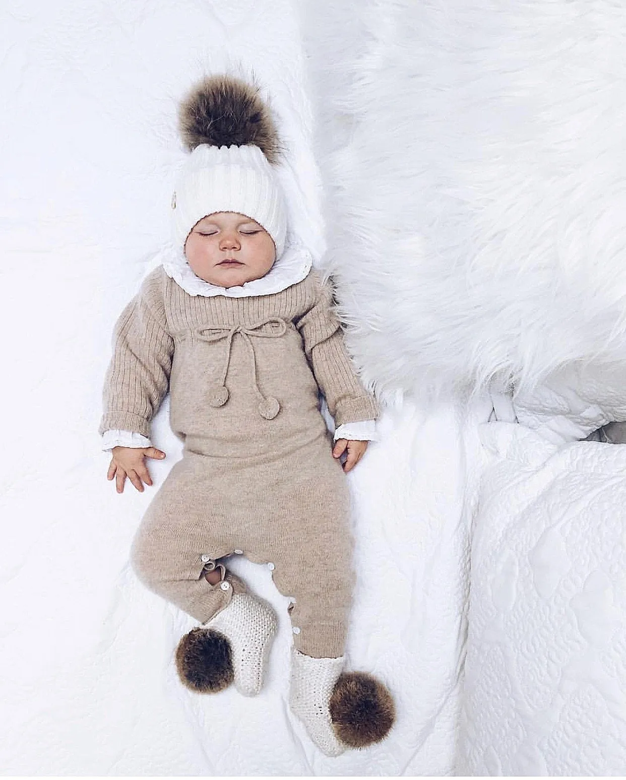 MILOVES Signature Hand Knitted baby booties with rabbit fur pompom